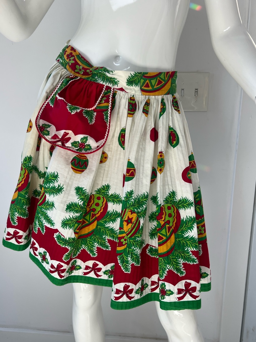 Mid -Century Retro Christmas ornament Pleat Apron , Holiday funky Pocket